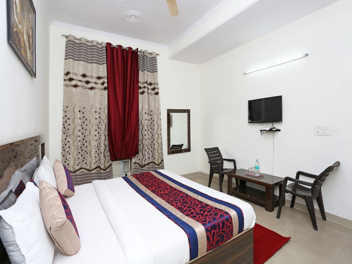 OYO 8910 Celeste Inn Greater Noida Extérieur photo