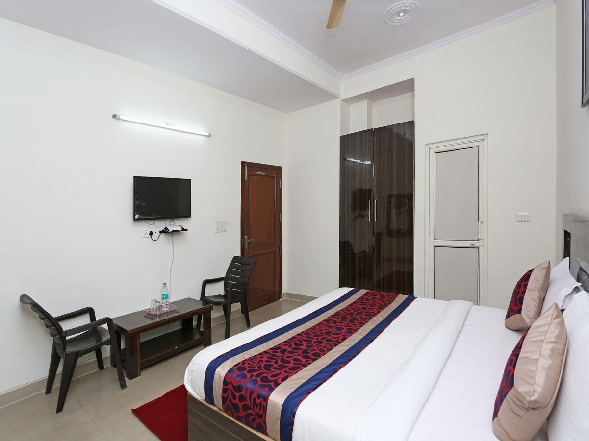 OYO 8910 Celeste Inn Greater Noida Extérieur photo